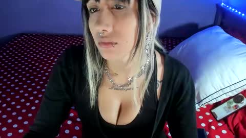 lunacristal_moon online show from March 12, 1:39 pm