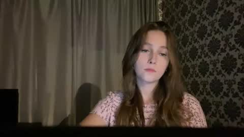 lunafeather online show from June 15, 6:32 pm