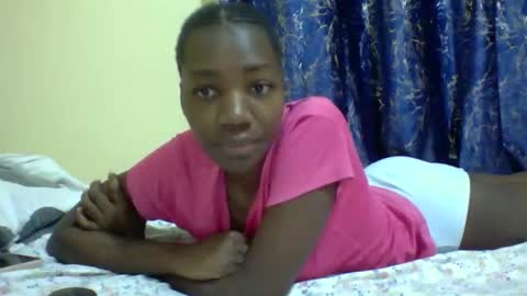 Snapshot of lunah_kitty chatting on April 3, 12:03 pm lunah_kitty online show from April 3, 12:03 pm