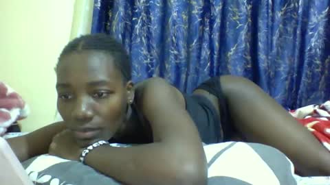 Snapshot of lunah_kitty chatting on April 13, 8:47 pm lunah_kitty online show from April 13, 8:47 pm