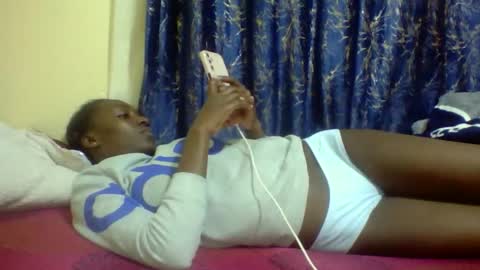 Snapshot of lunah_kitty chatting on April 18, 7:58 pm lunah_kitty online show from April 18, 7:58 pm