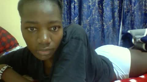 Snapshot of lunah_kitty chatting on April 21, 9:15 am lunah_kitty online show from April 21, 9:15 am