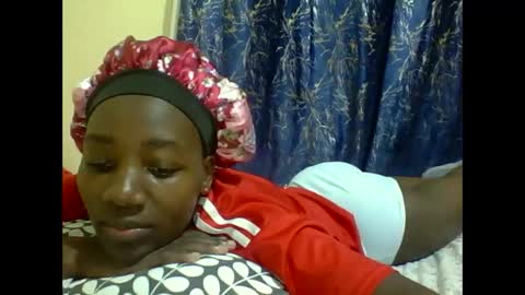 Snapshot of lunah_kitty chatting on May 1, 6:34 pm lunah_kitty online show from May 1, 6:34 pm