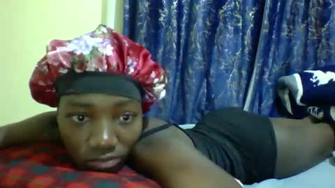 Snapshot of lunah_kitty chatting on May 11, 4:40 am lunah_kitty online show from May 11, 4:40 am