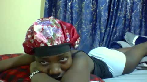 Snapshot of lunah_kitty chatting on May 12, 9:01 pm lunah_kitty online show from May 12, 9:01 pm