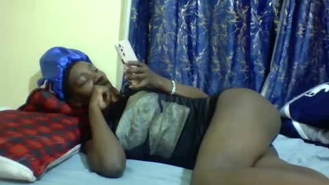 Snapshot of lunah_kitty chatting on May 14, 6:04 pm lunah_kitty online show from May 14, 6:04 pm