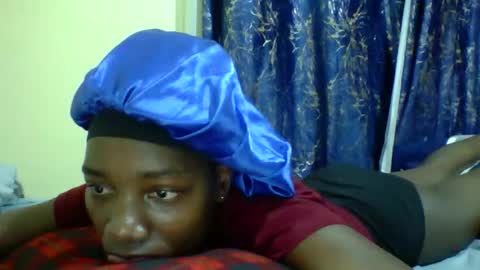 Snapshot of lunah_kitty chatting on May 16, 7:49 am lunah_kitty online show from May 16, 7:49 am