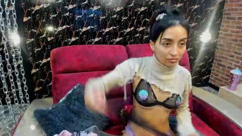 Snapshot of lunaixmoon_ chatting on May 28, 11:40 am Luna online show from May 28, 11:40 am