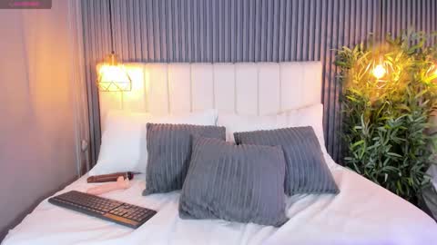 Luna  online show from February 7, 10:08 am