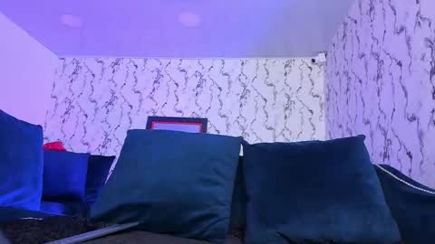 Snapshot of lunaliaa_ chatting on April 26, 5:49 am Lunalia online show from April 26, 5:49 am