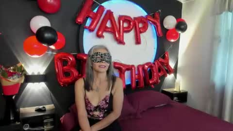 Snapshot of lunamisteriosa_ chatting on July 10, 12:41 pm lunamisteriosa_ online show from July 10, 12:41 pm