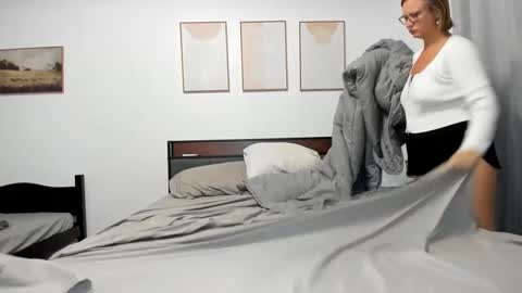 Snapshot of lunapearl__ chatting on September 20, 8:32 pm LunaPearl online show from September 20, 8:32 pm