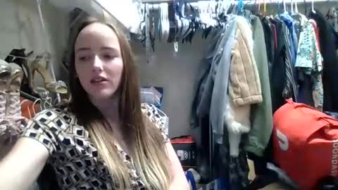 Snapshot of lunapixie2020 chatting on October 28, 6:54 pm lunapixie2020 online show from October 28, 6:54 pm