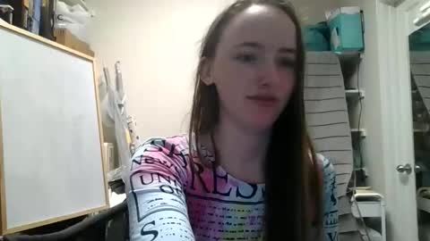 Snapshot of lunapixie2020 chatting on April 24, 4:04 am lunapixie2020 online show from April 24, 4:04 am