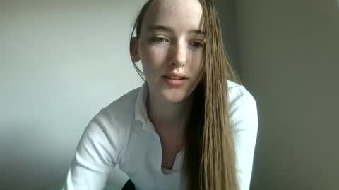 Snapshot of lunapixie2020 chatting on May 25, 11:22 pm lunapixie2020 online show from May 25, 11:22 pm