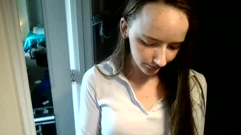 Snapshot of lunapixie2020 chatting on June 24, 8:41 pm lunapixie2020 online show from June 24, 8:41 pm