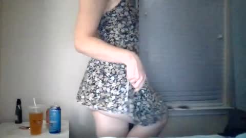 Snapshot of lunapixie2020 chatting on July 12, 2:24 am lunapixie2020 online show from July 12, 2:24 am