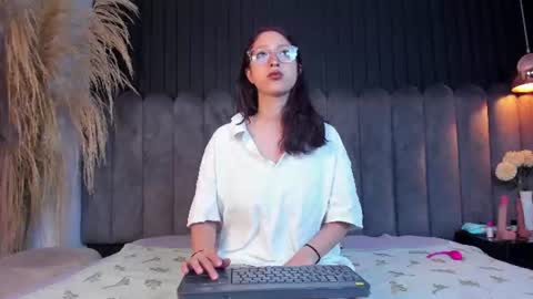 Snapshot of lunar_lustx chatting on June 28, 12:11 pm lunar_lustx online show from June 28, 12:11 pm