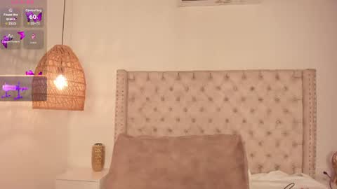 Snapshot of lunara_vall chatting on June 23, 5:38 am Lia 3 online show from June 23, 5:38 am