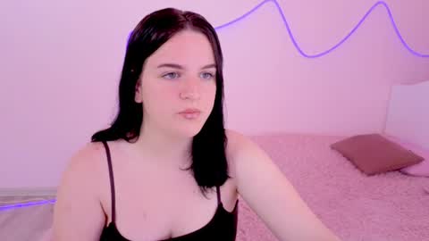 Snapshot of lunariaas chatting on June 10, 10:14 am Valeria online show from June 10, 10:14 am
