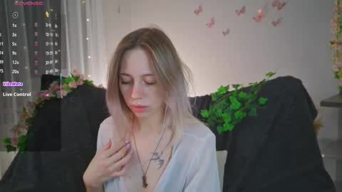 Kelly online show from February 2, 4:49 pm