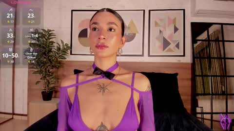 Luna Ruso  online show from November 5, 9:15 pm