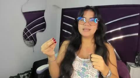 lunascarleht online show from February 25, 1:54 pm