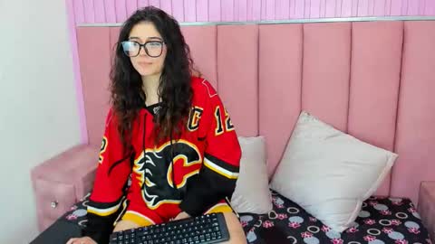 Snapshot of lunasmithyl chatting on May 5, 6:16 pm LunaSmithyl online show from May 5, 6:16 pm