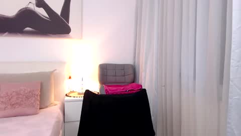 Snapshot of lunastars13 chatting on January 12, 1:58 pm lunastars13 online show from January 12, 1:58 pm