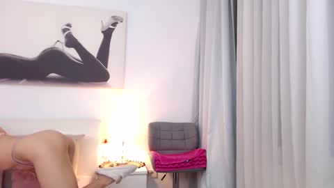 Snapshot of lunastars13 chatting on January 13, 3:47 pm lunastars13 online show from January 13, 3:47 pm