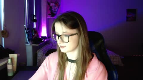 LunaXcherry online show from April 9, 5:18 pm