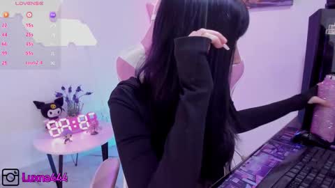   online show from February 25, 7:12 pm