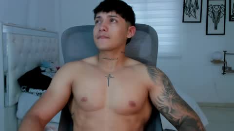 Snapshot of lunay_xtreemboy chatting on April 25, 7:00 pm Lunay online show from April 25, 7:00 pm