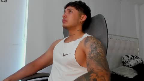 Snapshot of lunay_xtreemboy chatting on July 5, 3:41 pm Lunay online show from July 5, 3:41 pm
