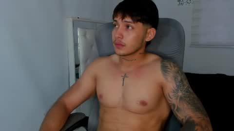 Snapshot of lunay_xtreemboy chatting on July 9, 10:36 pm Lunay online show from July 9, 10:36 pm
