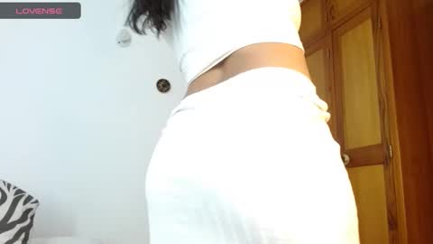 Snapshot of lunayois02 chatting on February 17, 2:42 am lunayois02 online show from February 17, 2:42 am