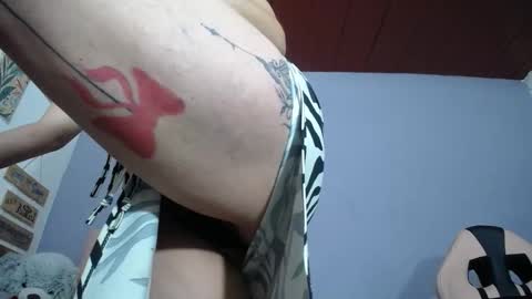 Snapshot of lunitaqueen_ chatting on May 20, 5:24 am Luna Tamara online show from May 20, 5:24 am