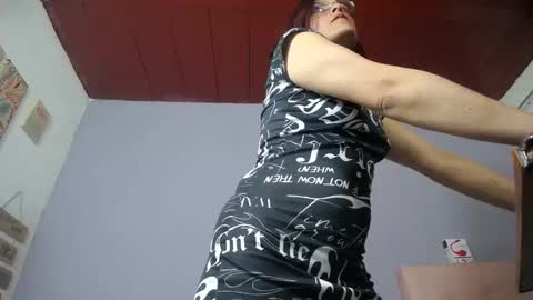 Snapshot of lunitaqueen_ chatting on May 25, 3:45 am Luna Tamara online show from May 25, 3:45 am