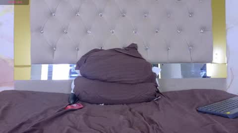 Snapshot of lunna__tylor chatting on July 7, 6:47 am lunna__tylor online show from July 7, 6:47 am