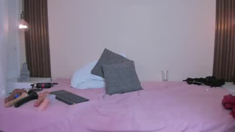Snapshot of lunna_boobs20 chatting on July 7, 7:23 am lunna_boobs20 online show from July 7, 7:23 am