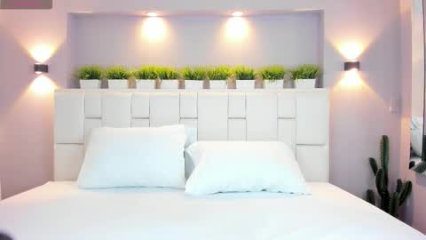 L U N N A online show from December 17, 4:07 am