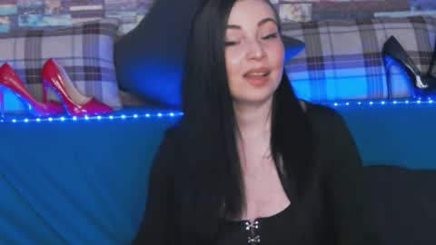 LunnaGray online show from April 3, 4:54 am