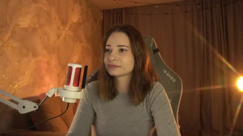 Snapshot of luntiki chatting on April 12, 9:09 pm Amelia online show from April 12, 9:09 pm