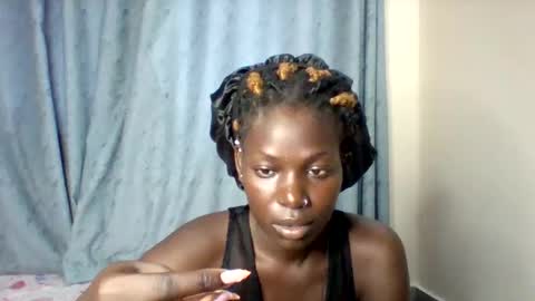 Snapshot of luo_queen chatting on September 13, 12:38 pm luo_queen online show from September 13, 12:38 pm