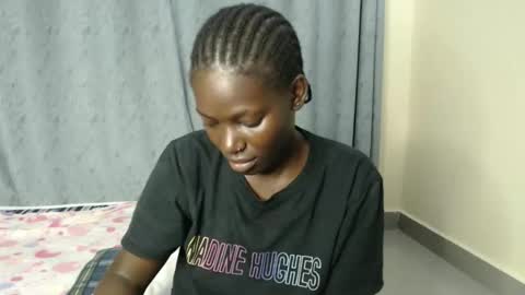 Snapshot of luo_queen chatting on September 21, 1:40 am luo_queen online show from September 21, 1:40 am