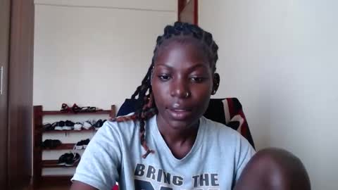 Snapshot of luo_queen chatting on May 12, 7:38 am luo_queen online show from May 12, 7:38 am