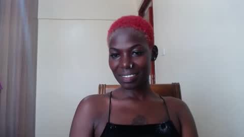 Snapshot of luo_queen chatting on June 5, 8:31 am luo_queen online show from June 5, 8:31 am