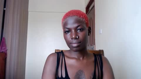 Snapshot of luo_queen chatting on June 6, 9:25 am luo_queen online show from June 6, 9:25 am