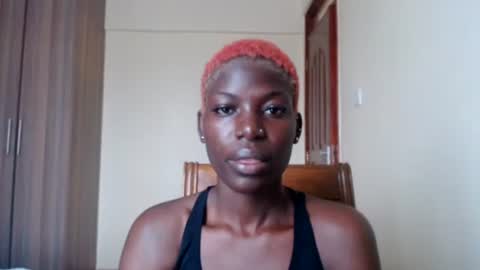 Snapshot of luo_queen chatting on June 23, 8:23 am luo_queen online show from June 23, 8:23 am