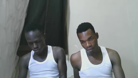 luoislove online show from November 25, 6:30 pm